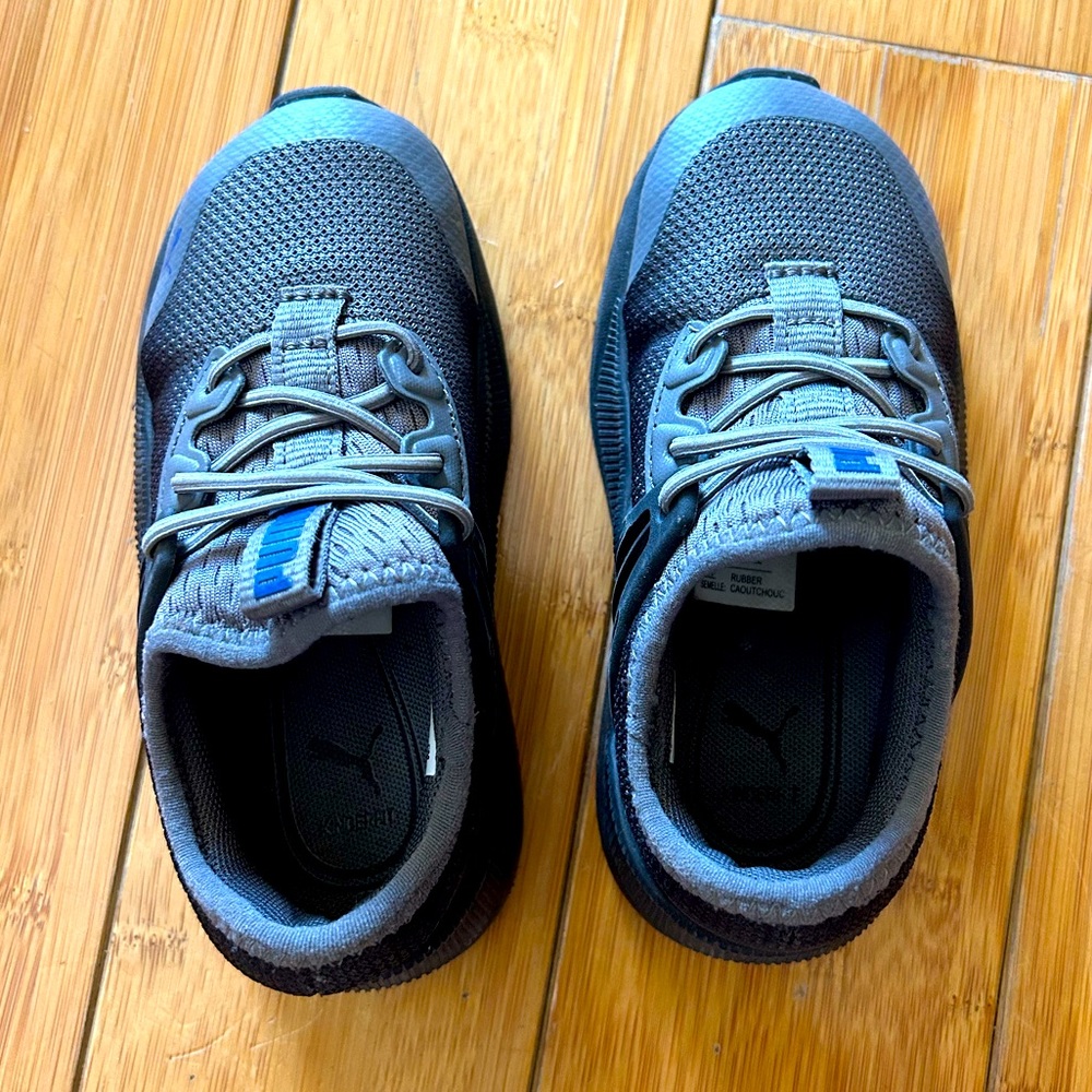 Toddler Puma sneakers NWOT size 6